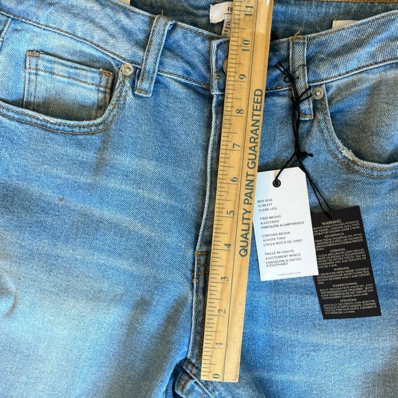 Forever 21 Mid-Rise Slim Fit Studded Angel Wing Flare Leg Jeans Size 27 - Picture 13 of 16